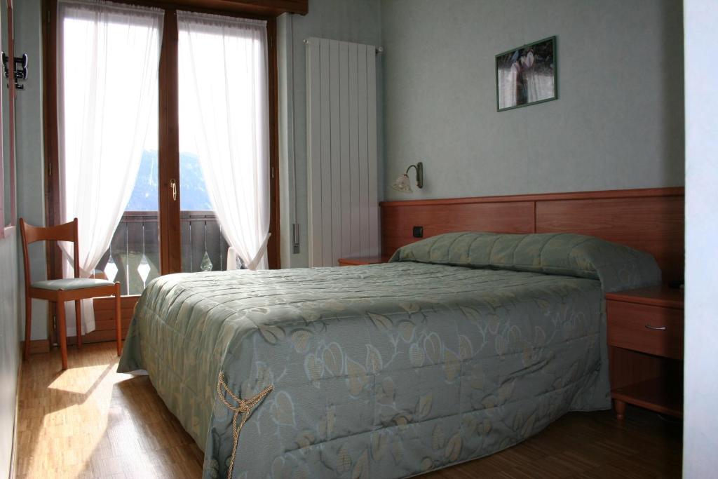 Hotel Migliorati Кастионе дела Презолана Екстериор снимка