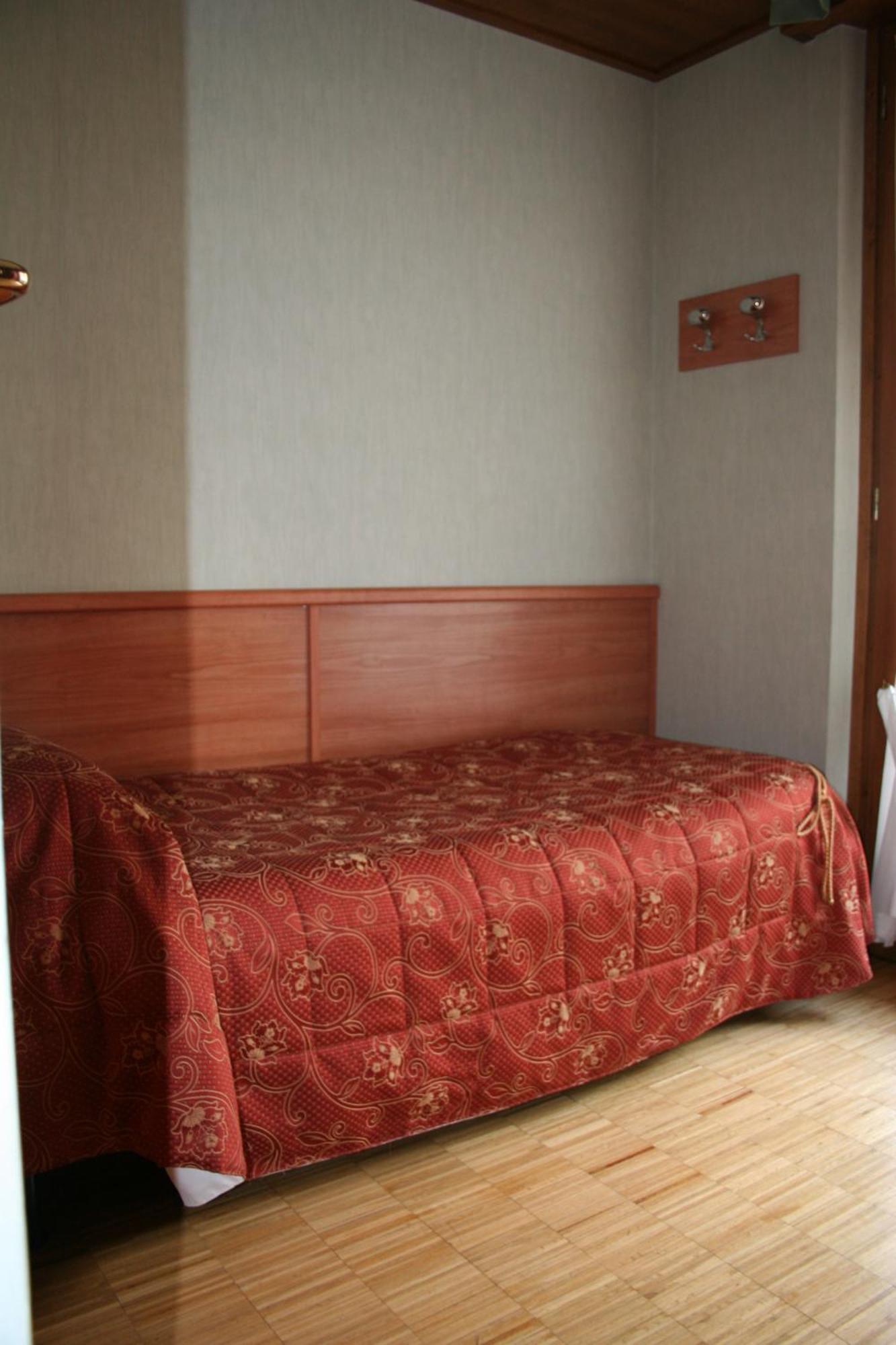 Hotel Migliorati Кастионе дела Презолана Екстериор снимка