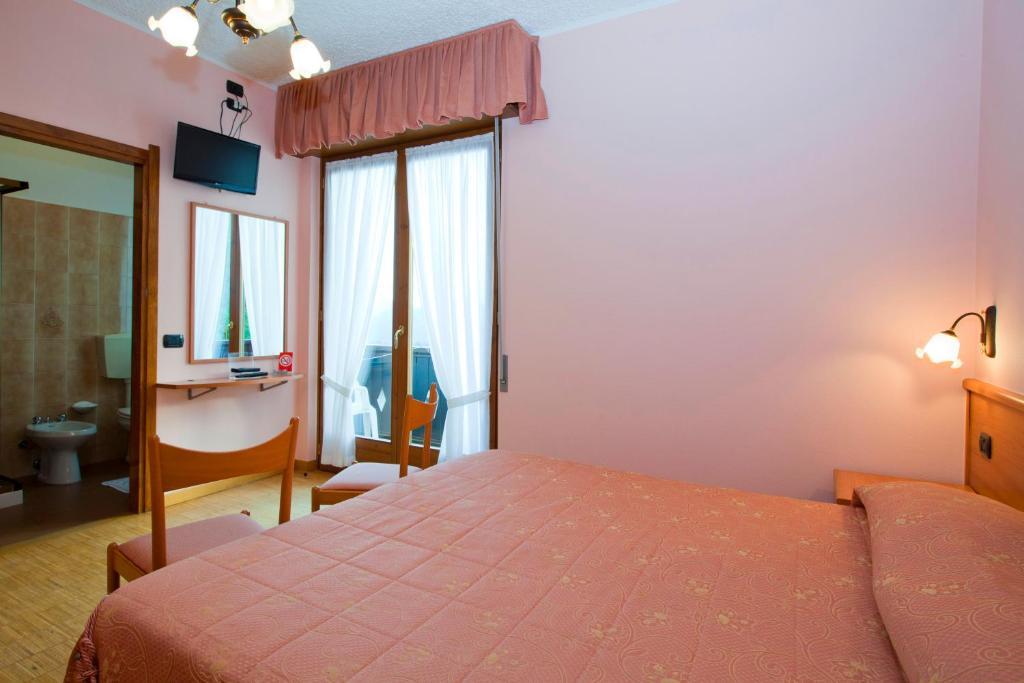 Hotel Migliorati Кастионе дела Презолана Екстериор снимка