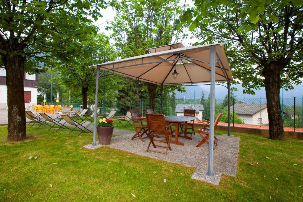 Hotel Migliorati Кастионе дела Презолана Екстериор снимка