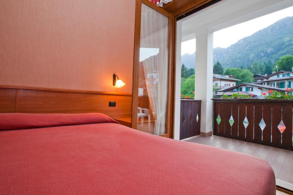Hotel Migliorati Кастионе дела Презолана Екстериор снимка